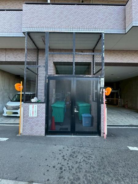 �����s�����q�s���R���̒��Ã}���V�����̂��̑����p��