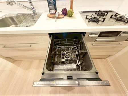 �����s������l�c�R4���ڂ̒��Ã}���V�����̃L�b�`��