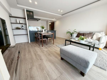 �����s������i��4���ڂ̒��Ã}���V�����̃��r���O