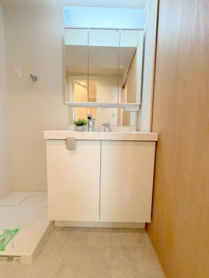 �����s�������{2���ڂ̒��Ã}���V�����̐��ʑ�E���ʏ�