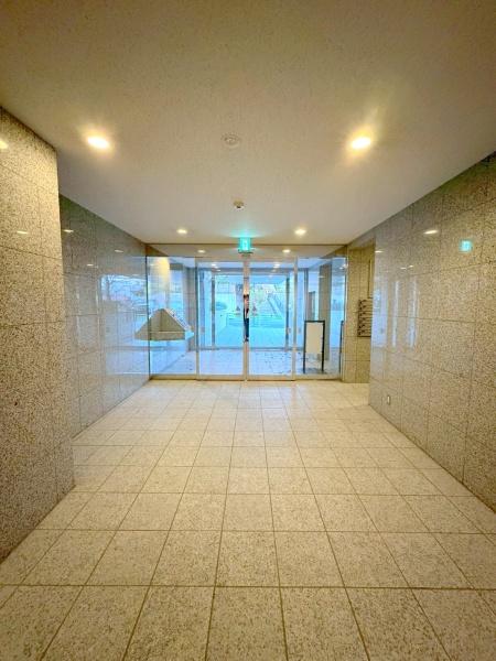 �����s������i��2���ڂ̒��Ã}���V�����̃G���g�����X