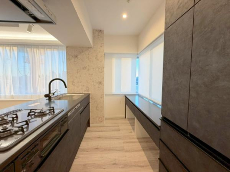 �����s������i��2���ڂ̒��Ã}���V�����̃L�b�`��