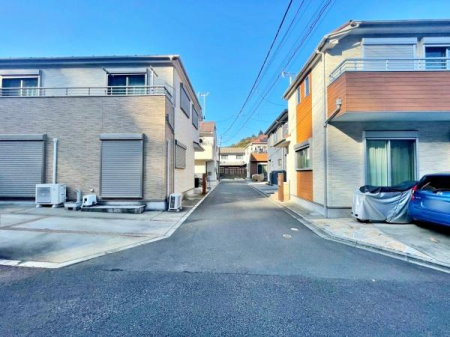 �����s�����q�s�������̒��È�ˌ��Ă̑O�ʓ��H�܂ތ��n�ʐ^