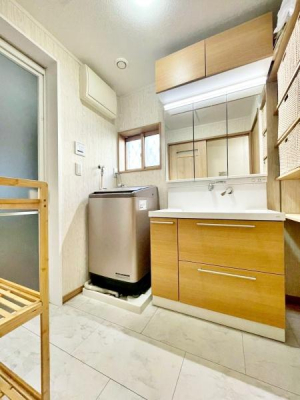 �����s�����q�s�������̒��È�ˌ��Ă̐��ʑ�E���ʏ�