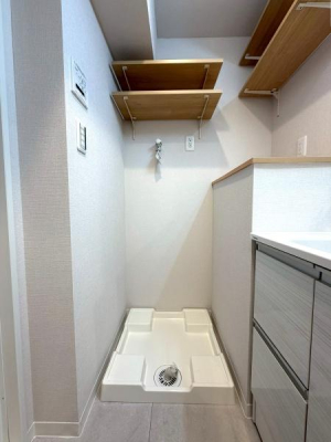 �����s������㉬1���ڂ̒��Ã}���V�����̐��ʑ�E���ʏ�