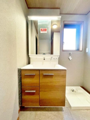 �����s�����q�s����R��1���ڂ̒��È�ˌ��Ă̐��ʑ�E���ʏ�