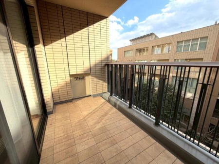 �����s�����捂��˓�1���ڂ̒��Ã}���V�����̃o���R�j�[