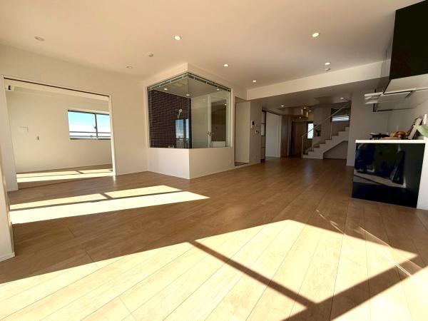 東京都杉並区高円寺北2丁目の中古マンションのリビング