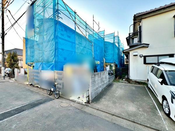 �����s������{�V��3���ڂ̐V�z��ˌ��Ă̒��ԏ�