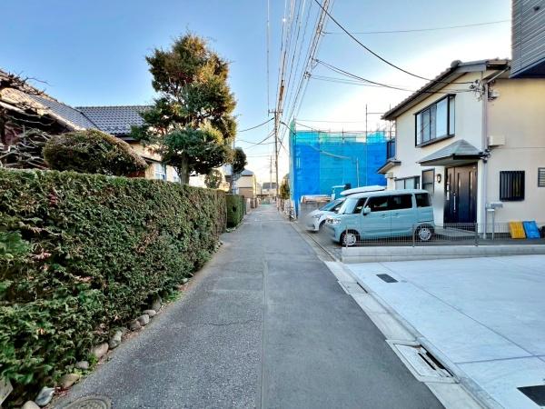 �����s������{�V��3���ڂ̐V�z��ˌ��Ă̑O�ʓ��H�܂ތ��n�ʐ^