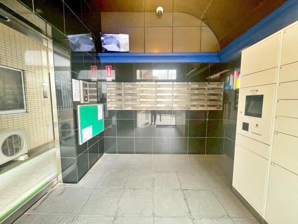 �����s�����q�s���؂̒��Ã}���V�����̃G���g�����X