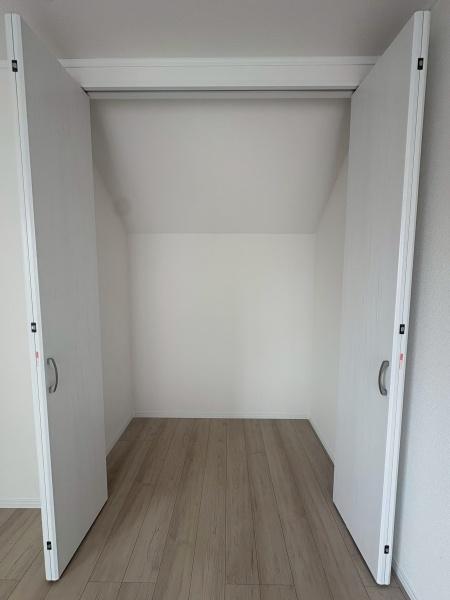 �����s�����q�s���Ԓ��̐V�z��ˌ��Ă̎��[