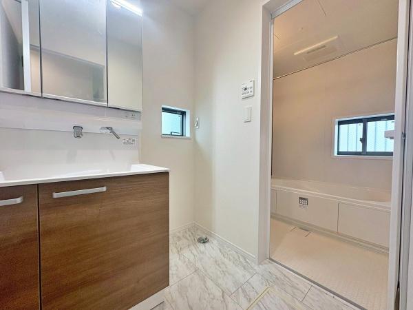 �����s�����q�s���Ԓ��̐V�z��ˌ��Ă̐��ʑ�E���ʏ�