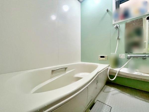 東京都八王子市四谷町の中古一戸建ての浴室