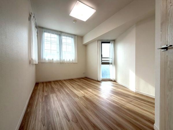 東京都杉並区善福寺1丁目の中古マンションの洋室