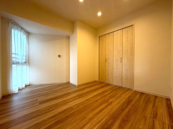 東京都杉並区善福寺1丁目の中古マンションの洋室