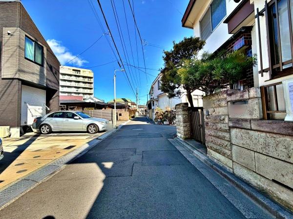 東京都杉並区高井戸東4丁目の中古一戸建ての前面道路含む現地写真