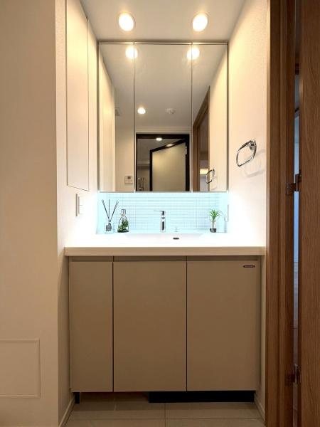 �����s������l�c�R3���ڂ̒��Ã}���V�����̐��ʑ�E���ʏ�