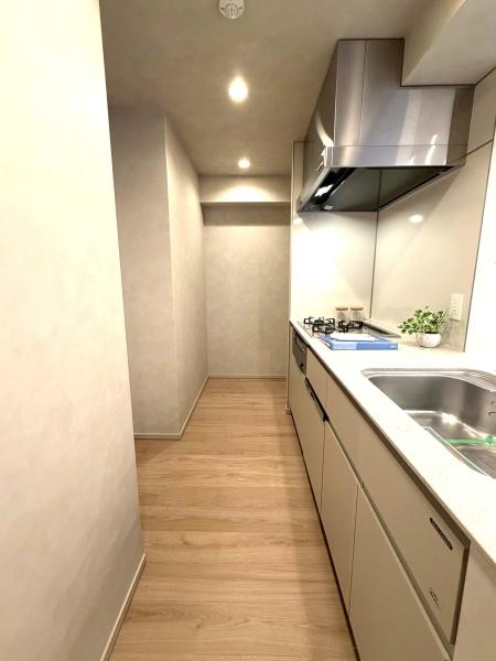 �����s������l�c�R3���ڂ̒��Ã}���V�����̃L�b�`��