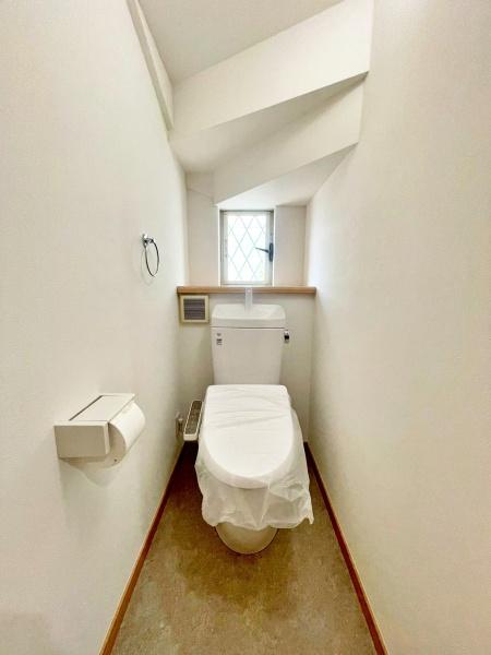 �����s�����q�s���쒬�̒��È�ˌ��Ẵg�C��