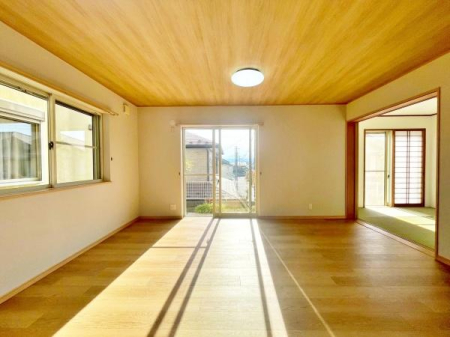 �����s�����q�s���쒬�̒��È�ˌ��Ẵ��r���O