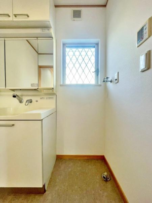 �����s�����q�s���쒬�̒��È�ˌ��Ă̐��ʑ�E���ʏ�