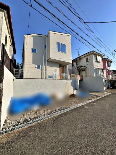 �����s�����q�s����쒬�̐V�z��ˌ��Ă̑O�ʓ��H�܂ތ��n�ʐ^