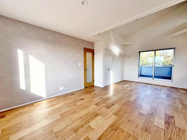 �����s�����q�s����쒬�̐V�z��ˌ��Ẵ��r���O