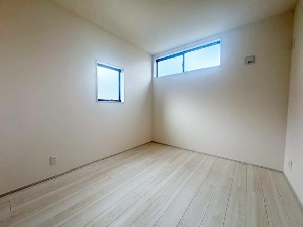 �����s�����q�s�v�ێR��2���ڂ̐V�z��ˌ��Ă̗m��