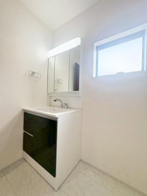 �����s�����q�s�v�ێR��2���ڂ̐V�z��ˌ��Ă̐��ʑ�E���ʏ�