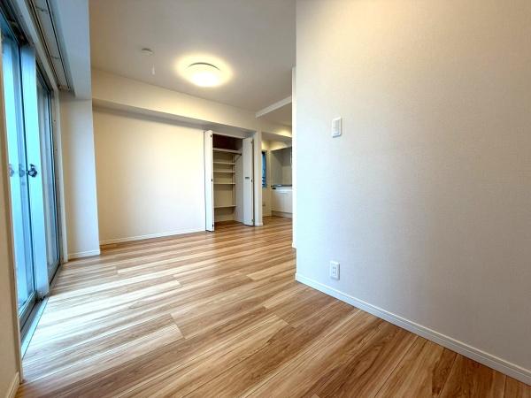 東京都杉並区堀ノ内2丁目の中古マンションの洋室