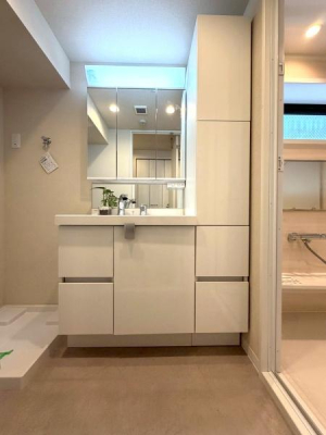 �����s���n��ш�1���ڂ̒��Ã}���V�����̐��ʑ�E���ʏ�