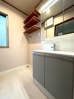 �����s�����]����1���ڂ̒��È�ˌ��Ă̐��ʑ�E���ʏ�