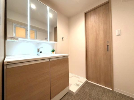 �����s���������1���ڂ̒��Ã}���V�����̐��ʑ�E���ʏ�