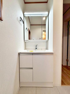 �����s���n�����4���ڂ̒��È�ˌ��Ă̐��ʑ�E���ʏ�