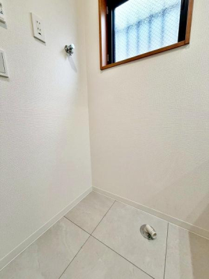 �����s���n�����4���ڂ̒��È�ˌ��Ă̐��ʑ�E���ʏ�