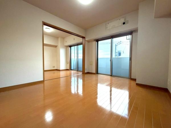 �����s�������1���ڂ̒��Ã}���V�����̃��r���O