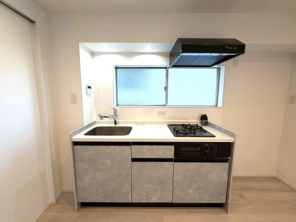 �����s������~��1���ڂ̒��Ã}���V�����̃L�b�`��