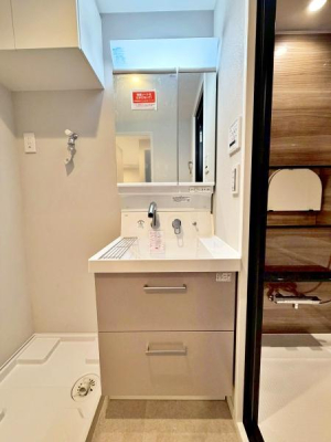 �����s���n��L�ʖk1���ڂ̒��Ã}���V�����̐��ʑ�E���ʏ�