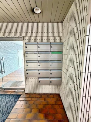 �����s���n��L�ʖk1���ڂ̒��Ã}���V�����̃G���g�����X