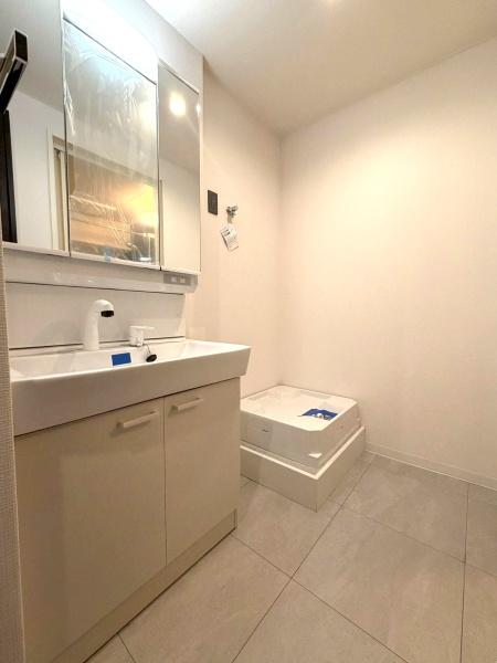 �����s���n�����4���ڂ̒��Ã}���V�����̐��ʑ�E���ʏ�