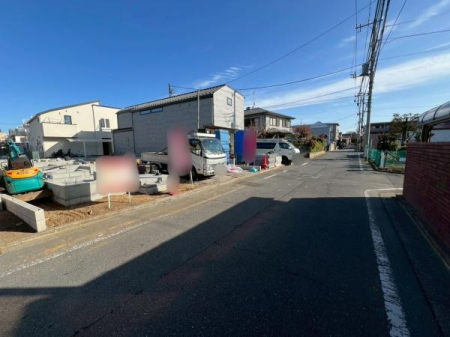 �����s���n��ΐ_���3���ڂ̐V�z��ˌ��Ă̑O�ʓ��H�܂ތ��n�ʐ^