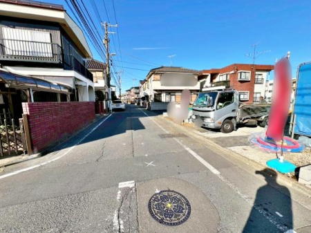 �����s���n��ΐ_���3���ڂ̐V�z��ˌ��Ă̑O�ʓ��H�܂ތ��n�ʐ^