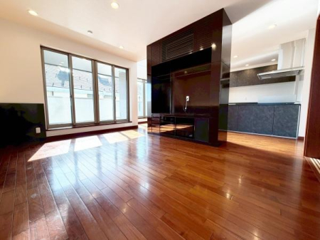 �����s�����捡��4���ڂ̒��È�ˌ��Ẵ��r���O