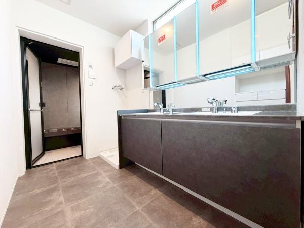 �����s�����捡��4���ڂ̒��È�ˌ��Ă̐��ʑ�E���ʏ�