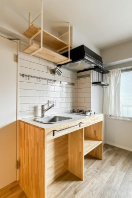 �����s����擌����2���ڂ̒��Ã}���V�����̃L�b�`��