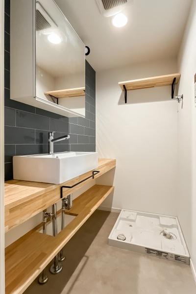 �����s����擌����2���ڂ̒��Ã}���V�����̐��ʑ�E���ʏ�