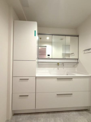 �����s����撆��6���ڂ̒��Ã}���V�����̐��ʑ�E���ʏ�