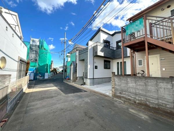 �����s���n�扺�ΐ_��2���ڂ̒��È�ˌ��Ă̑O�ʓ��H�܂ތ��n�ʐ^