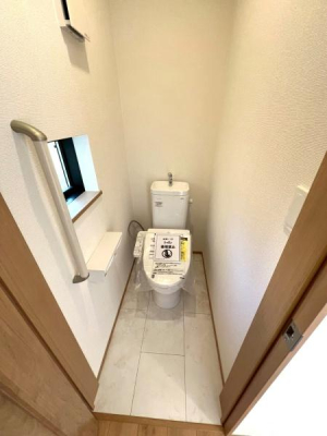 �����s���n�扺�ΐ_��2���ڂ̒��È�ˌ��Ẵg�C��